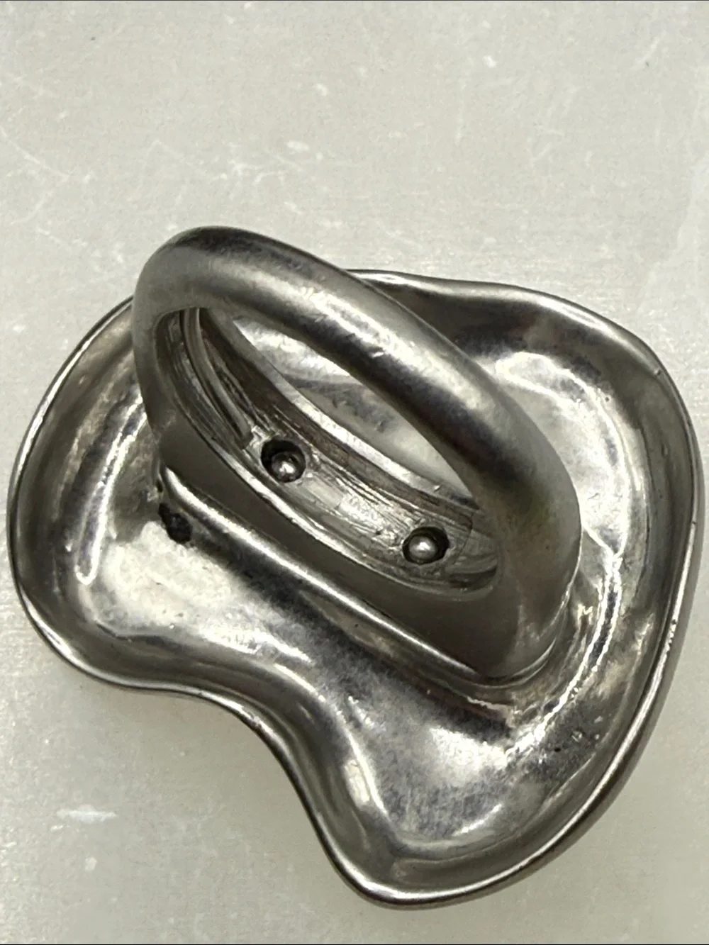 Contemporary modern huge Silver-Tone Abstract Ring Sz 9.5 unusual bean